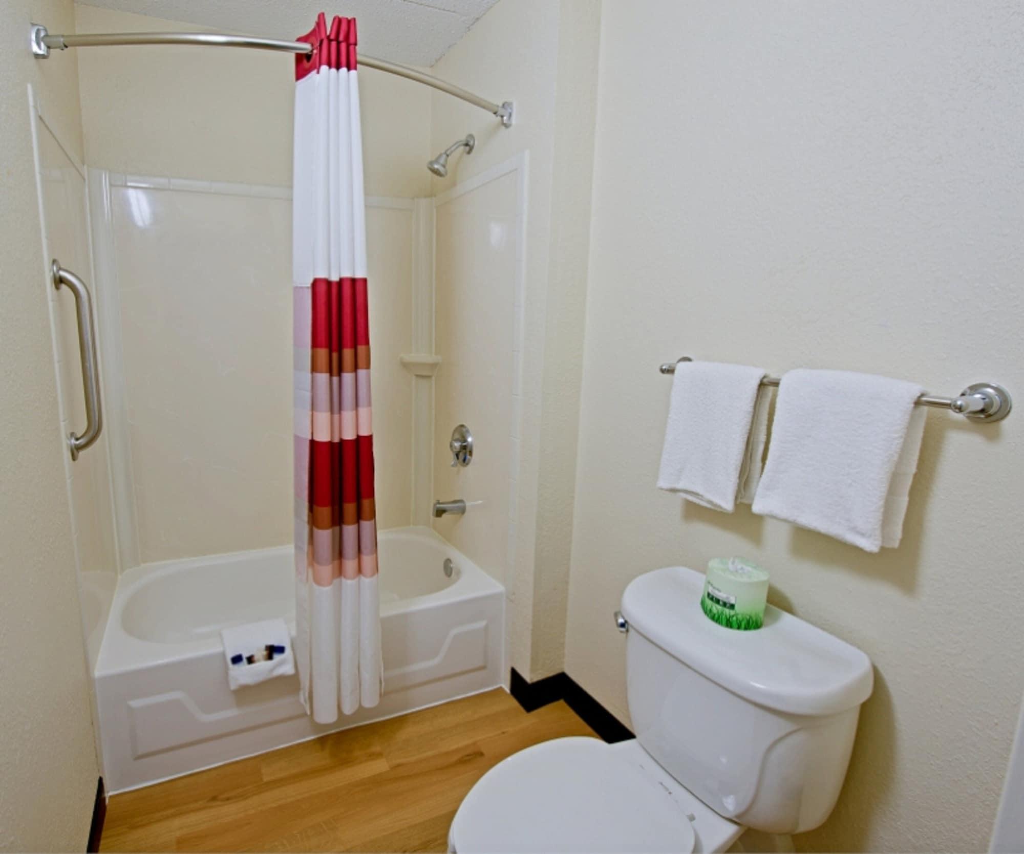 Red Roof Inn Philadelphia - Oxford Valley Ленґгорн Екстер'єр фото